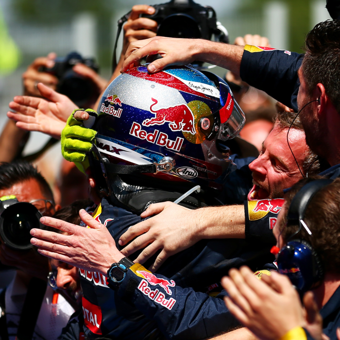 1:4 Helmet Spain 2016 - 1st win - Max Verstappen image