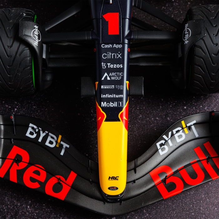 1:12 RB18 - Japan 2022 - World Champion image