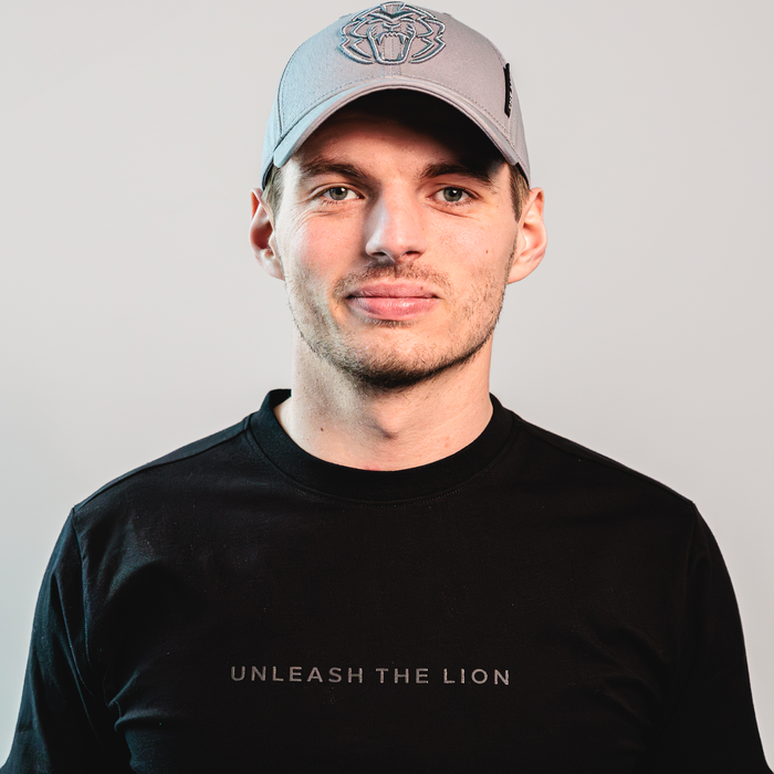 T-shirt - Black - Unleash The Lion image