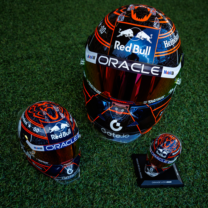 1:4 - Orange Lion Helmet 2025 - Max Verstappen image